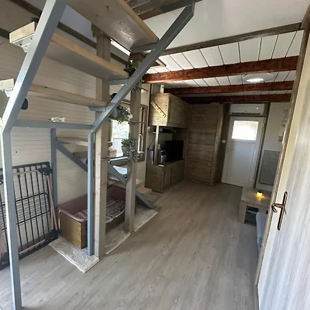 Mocvirski Tulipan Chalet *